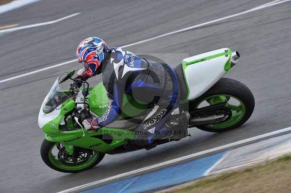 Motorcycle action photographs;Trackday digital images;donington;donington park leicestershire;donington photographs;event digital images;eventdigitalimages;no limits trackday;peter wileman photography;trackday;trackday photos