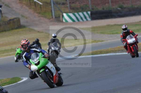 Motorcycle action photographs;Trackday digital images;donington;donington park leicestershire;donington photographs;event digital images;eventdigitalimages;no limits trackday;peter wileman photography;trackday;trackday photos