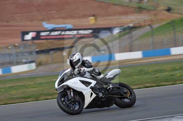 Motorcycle action photographs;Trackday digital images;donington;donington park leicestershire;donington photographs;event digital images;eventdigitalimages;no limits trackday;peter wileman photography;trackday;trackday photos