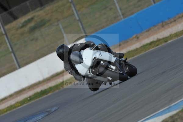 Motorcycle action photographs;Trackday digital images;donington;donington park leicestershire;donington photographs;event digital images;eventdigitalimages;no limits trackday;peter wileman photography;trackday;trackday photos