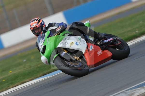 Motorcycle action photographs;Trackday digital images;donington;donington park leicestershire;donington photographs;event digital images;eventdigitalimages;no limits trackday;peter wileman photography;trackday;trackday photos