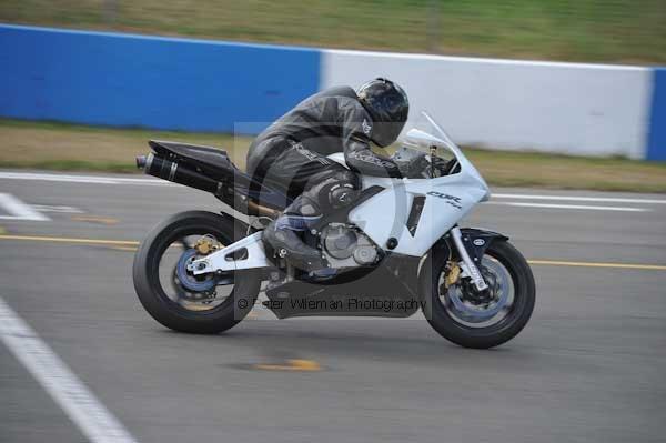 Motorcycle action photographs;Trackday digital images;donington;donington park leicestershire;donington photographs;event digital images;eventdigitalimages;no limits trackday;peter wileman photography;trackday;trackday photos