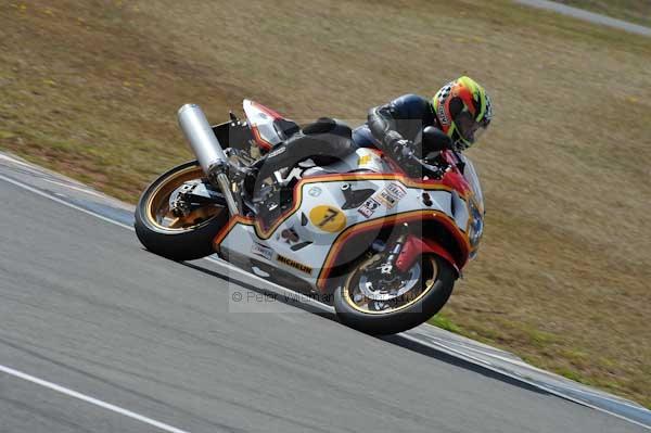 Motorcycle action photographs;Trackday digital images;donington;donington park leicestershire;donington photographs;event digital images;eventdigitalimages;no limits trackday;peter wileman photography;trackday;trackday photos