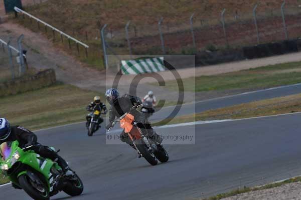 Motorcycle action photographs;Trackday digital images;donington;donington park leicestershire;donington photographs;event digital images;eventdigitalimages;no limits trackday;peter wileman photography;trackday;trackday photos