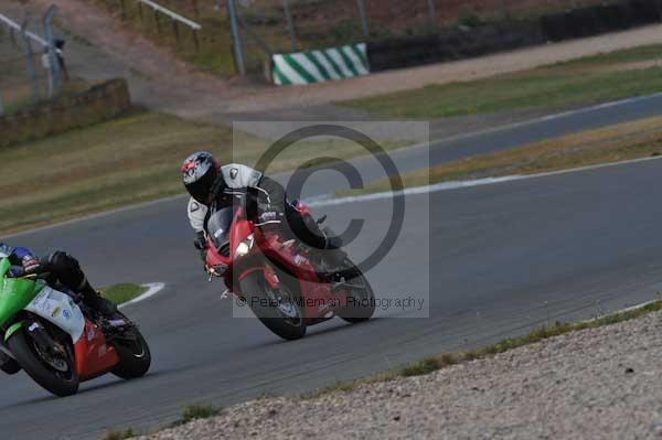 Motorcycle action photographs;Trackday digital images;donington;donington park leicestershire;donington photographs;event digital images;eventdigitalimages;no limits trackday;peter wileman photography;trackday;trackday photos