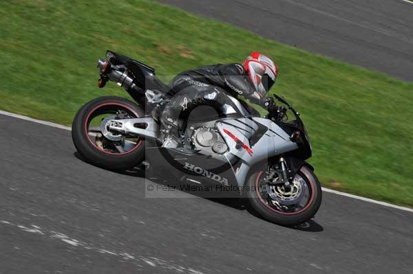 Motorcycle action photographs;Trackday digital images;cadwell;cadwell park photographs;event digital images;eventdigitalimages;motor racing louth lincolnshire;no limits trackday;peter wileman photography;trackday;trackday photos