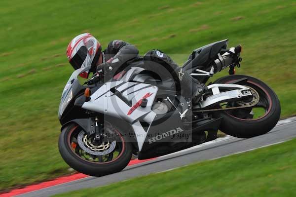 Motorcycle action photographs;Trackday digital images;cadwell;cadwell park photographs;event digital images;eventdigitalimages;motor racing louth lincolnshire;no limits trackday;peter wileman photography;trackday;trackday photos