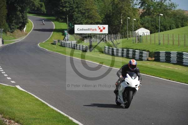 Motorcycle action photographs;Trackday digital images;cadwell;cadwell park photographs;event digital images;eventdigitalimages;motor racing louth lincolnshire;no limits trackday;peter wileman photography;trackday;trackday photos