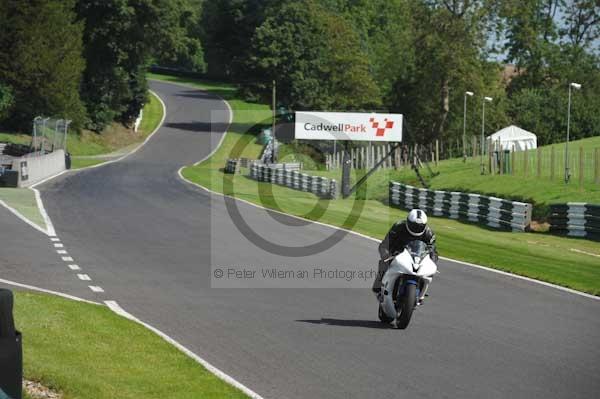 Motorcycle action photographs;Trackday digital images;cadwell;cadwell park photographs;event digital images;eventdigitalimages;motor racing louth lincolnshire;no limits trackday;peter wileman photography;trackday;trackday photos