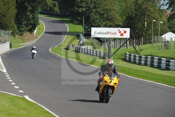 Motorcycle action photographs;Trackday digital images;cadwell;cadwell park photographs;event digital images;eventdigitalimages;motor racing louth lincolnshire;no limits trackday;peter wileman photography;trackday;trackday photos