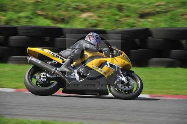 Motorcycle action photographs;Trackday digital images;cadwell;cadwell park photographs;event digital images;eventdigitalimages;motor racing louth lincolnshire;no limits trackday;peter wileman photography;trackday;trackday photos