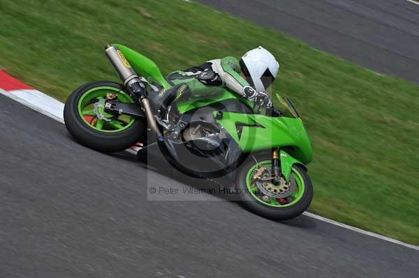 Motorcycle action photographs;Trackday digital images;cadwell;cadwell park photographs;event digital images;eventdigitalimages;motor racing louth lincolnshire;no limits trackday;peter wileman photography;trackday;trackday photos