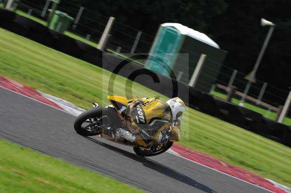 Motorcycle action photographs;Trackday digital images;cadwell;cadwell park photographs;event digital images;eventdigitalimages;motor racing louth lincolnshire;no limits trackday;peter wileman photography;trackday;trackday photos