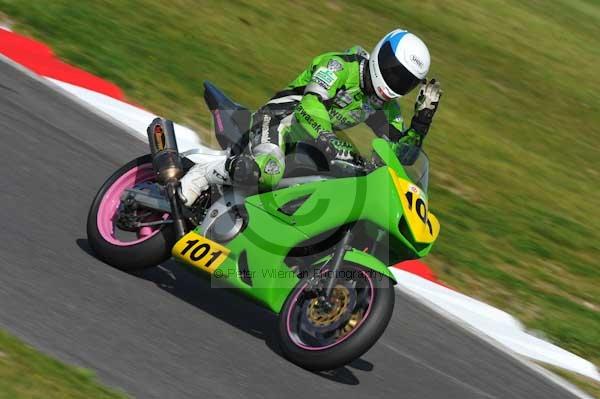 Motorcycle action photographs;Trackday digital images;cadwell;cadwell park photographs;event digital images;eventdigitalimages;motor racing louth lincolnshire;no limits trackday;peter wileman photography;trackday;trackday photos