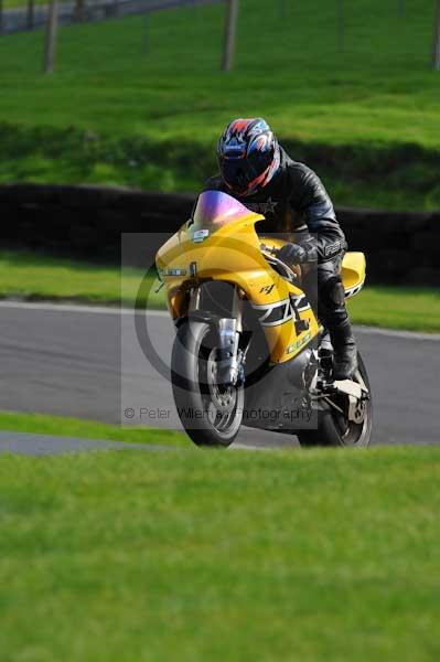 Motorcycle action photographs;Trackday digital images;cadwell;cadwell park photographs;event digital images;eventdigitalimages;motor racing louth lincolnshire;no limits trackday;peter wileman photography;trackday;trackday photos