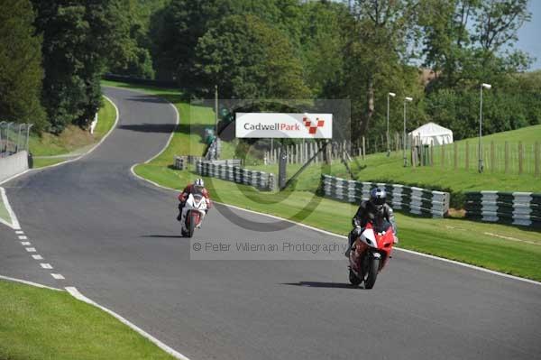 Motorcycle action photographs;Trackday digital images;cadwell;cadwell park photographs;event digital images;eventdigitalimages;motor racing louth lincolnshire;no limits trackday;peter wileman photography;trackday;trackday photos