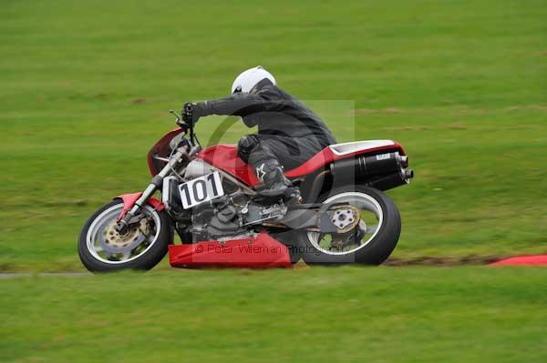 Motorcycle action photographs;Trackday digital images;cadwell;cadwell park photographs;event digital images;eventdigitalimages;motor racing louth lincolnshire;no limits trackday;peter wileman photography;trackday;trackday photos