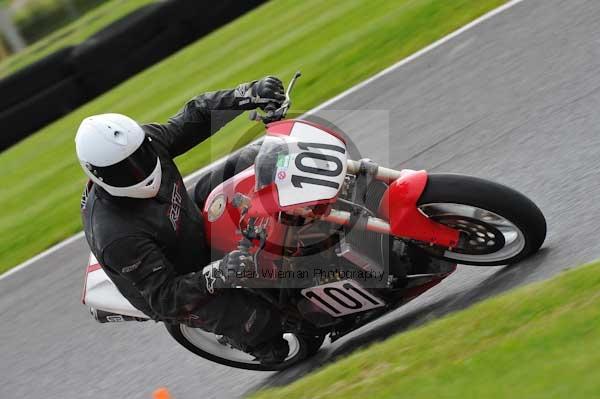 Motorcycle action photographs;Trackday digital images;cadwell;cadwell park photographs;event digital images;eventdigitalimages;motor racing louth lincolnshire;no limits trackday;peter wileman photography;trackday;trackday photos