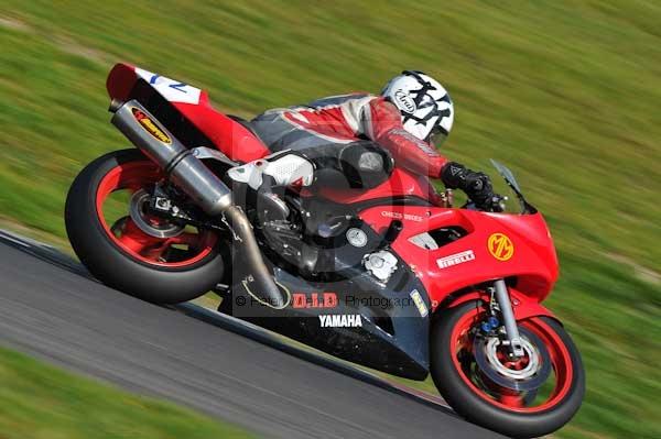 Motorcycle action photographs;Trackday digital images;cadwell;cadwell park photographs;event digital images;eventdigitalimages;motor racing louth lincolnshire;no limits trackday;peter wileman photography;trackday;trackday photos