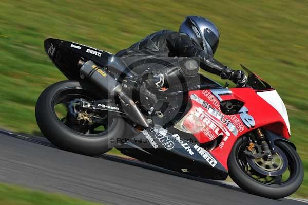 Motorcycle action photographs;Trackday digital images;cadwell;cadwell park photographs;event digital images;eventdigitalimages;motor racing louth lincolnshire;no limits trackday;peter wileman photography;trackday;trackday photos