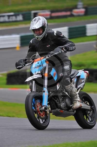 Motorcycle action photographs;Trackday digital images;cadwell;cadwell park photographs;event digital images;eventdigitalimages;motor racing louth lincolnshire;no limits trackday;peter wileman photography;trackday;trackday photos