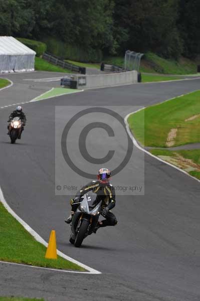 Motorcycle action photographs;Trackday digital images;cadwell;cadwell park photographs;event digital images;eventdigitalimages;motor racing louth lincolnshire;no limits trackday;peter wileman photography;trackday;trackday photos