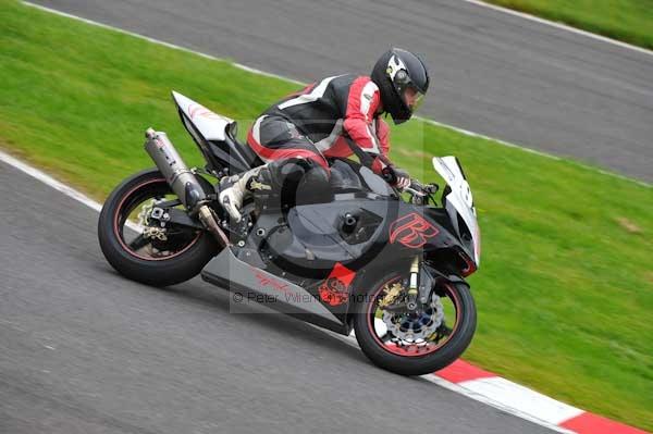 Motorcycle action photographs;Trackday digital images;cadwell;cadwell park photographs;event digital images;eventdigitalimages;motor racing louth lincolnshire;no limits trackday;peter wileman photography;trackday;trackday photos