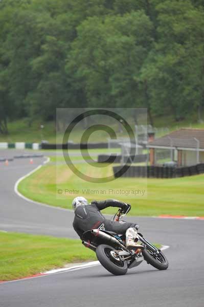 Motorcycle action photographs;Trackday digital images;cadwell;cadwell park photographs;event digital images;eventdigitalimages;motor racing louth lincolnshire;no limits trackday;peter wileman photography;trackday;trackday photos