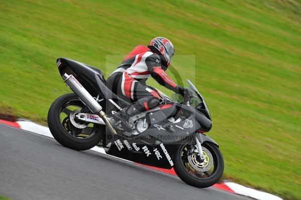 Motorcycle action photographs;Trackday digital images;cadwell;cadwell park photographs;event digital images;eventdigitalimages;motor racing louth lincolnshire;no limits trackday;peter wileman photography;trackday;trackday photos