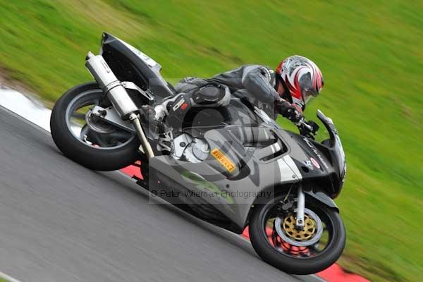 Motorcycle action photographs;Trackday digital images;cadwell;cadwell park photographs;event digital images;eventdigitalimages;motor racing louth lincolnshire;no limits trackday;peter wileman photography;trackday;trackday photos