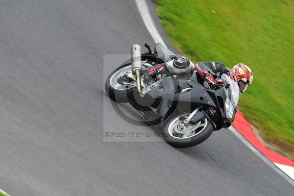 Motorcycle action photographs;Trackday digital images;cadwell;cadwell park photographs;event digital images;eventdigitalimages;motor racing louth lincolnshire;no limits trackday;peter wileman photography;trackday;trackday photos