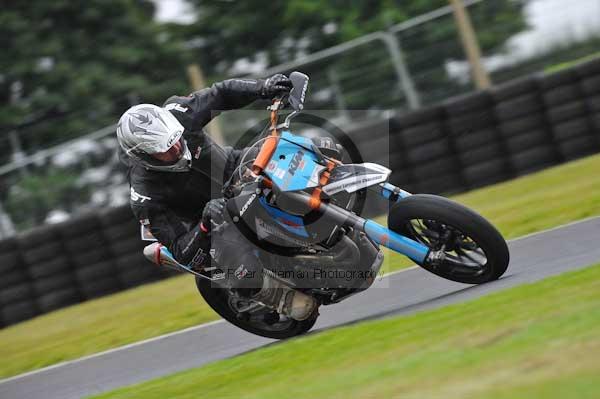 Motorcycle action photographs;Trackday digital images;cadwell;cadwell park photographs;event digital images;eventdigitalimages;motor racing louth lincolnshire;no limits trackday;peter wileman photography;trackday;trackday photos