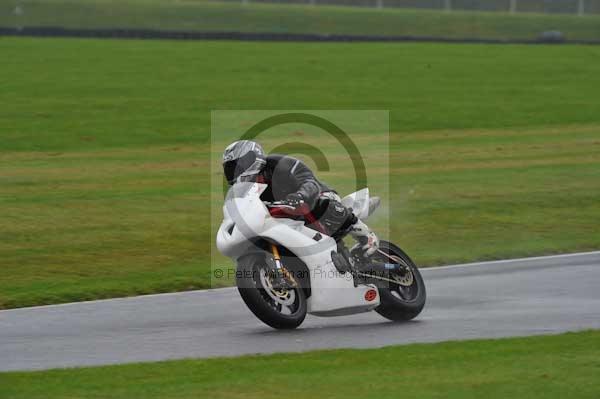 Motorcycle action photographs;Trackday digital images;cadwell;cadwell park photographs;event digital images;eventdigitalimages;motor racing louth lincolnshire;no limits trackday;peter wileman photography;trackday;trackday photos