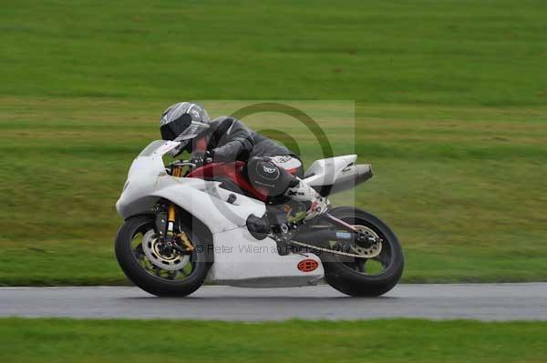 Motorcycle action photographs;Trackday digital images;cadwell;cadwell park photographs;event digital images;eventdigitalimages;motor racing louth lincolnshire;no limits trackday;peter wileman photography;trackday;trackday photos