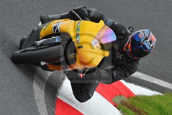 Motorcycle action photographs;Trackday digital images;cadwell;cadwell park photographs;event digital images;eventdigitalimages;motor racing louth lincolnshire;no limits trackday;peter wileman photography;trackday;trackday photos