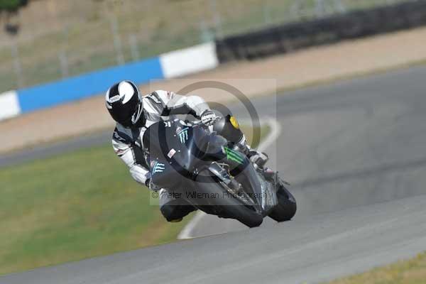 Motorcycle action photographs;donington;donington park leicestershire;donington photographs;event digital images;eventdigitalimages;no limits trackday;peter wileman photography;trackday;trackday digital images;trackday photos