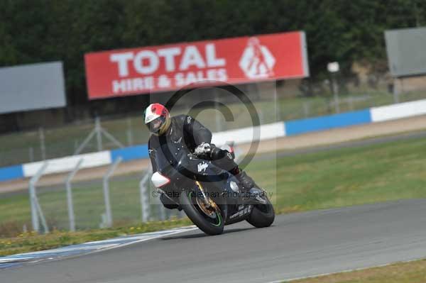 Motorcycle action photographs;donington;donington park leicestershire;donington photographs;event digital images;eventdigitalimages;no limits trackday;peter wileman photography;trackday;trackday digital images;trackday photos