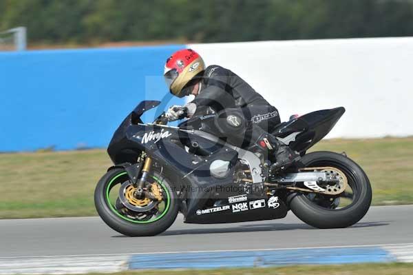 Motorcycle action photographs;donington;donington park leicestershire;donington photographs;event digital images;eventdigitalimages;no limits trackday;peter wileman photography;trackday;trackday digital images;trackday photos