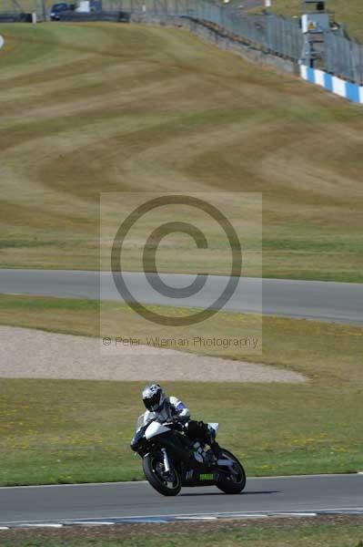 Motorcycle action photographs;donington;donington park leicestershire;donington photographs;event digital images;eventdigitalimages;no limits trackday;peter wileman photography;trackday;trackday digital images;trackday photos