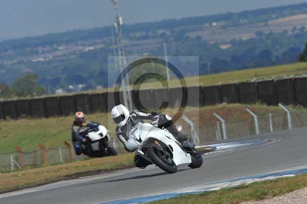 Motorcycle action photographs;donington;donington park leicestershire;donington photographs;event digital images;eventdigitalimages;no limits trackday;peter wileman photography;trackday;trackday digital images;trackday photos