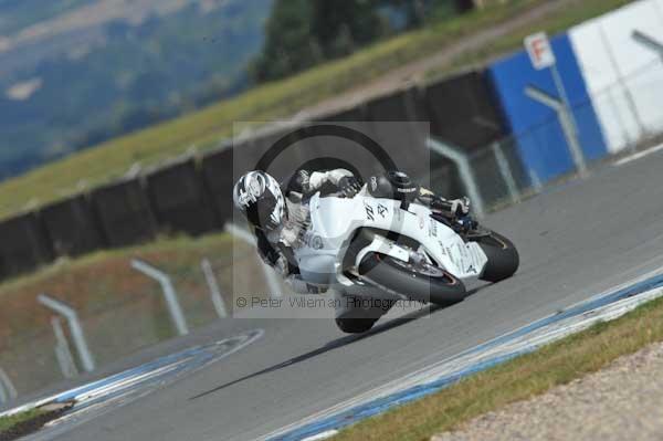 Motorcycle action photographs;donington;donington park leicestershire;donington photographs;event digital images;eventdigitalimages;no limits trackday;peter wileman photography;trackday;trackday digital images;trackday photos