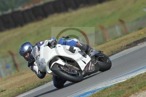 Motorcycle action photographs;donington;donington park leicestershire;donington photographs;event digital images;eventdigitalimages;no limits trackday;peter wileman photography;trackday;trackday digital images;trackday photos