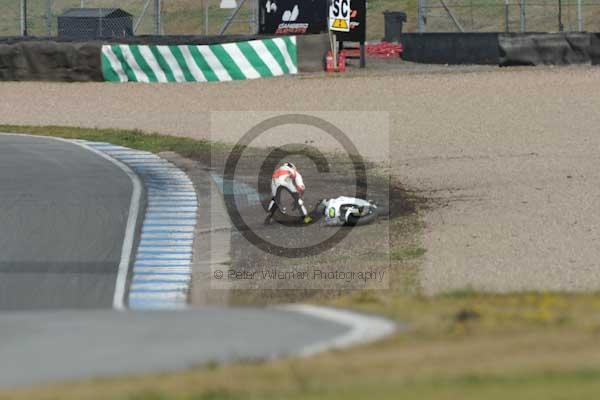 Motorcycle action photographs;donington;donington park leicestershire;donington photographs;event digital images;eventdigitalimages;no limits trackday;peter wileman photography;trackday;trackday digital images;trackday photos