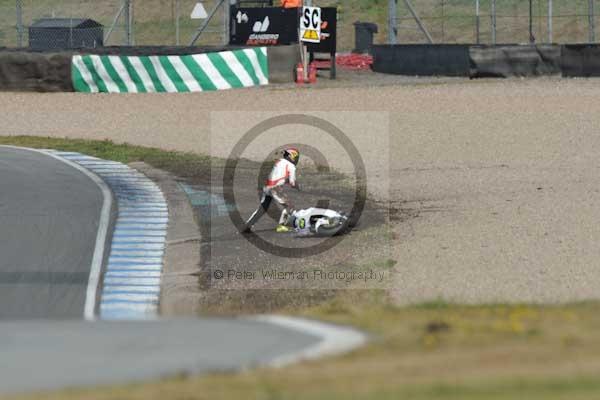 Motorcycle action photographs;donington;donington park leicestershire;donington photographs;event digital images;eventdigitalimages;no limits trackday;peter wileman photography;trackday;trackday digital images;trackday photos