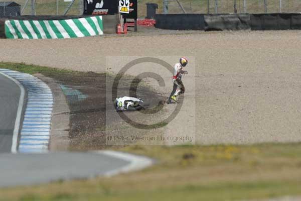 Motorcycle action photographs;donington;donington park leicestershire;donington photographs;event digital images;eventdigitalimages;no limits trackday;peter wileman photography;trackday;trackday digital images;trackday photos