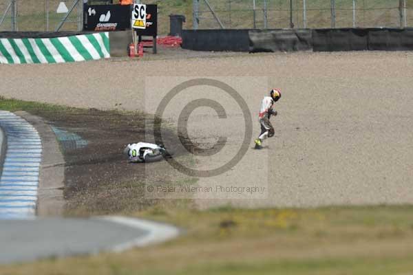 Motorcycle action photographs;donington;donington park leicestershire;donington photographs;event digital images;eventdigitalimages;no limits trackday;peter wileman photography;trackday;trackday digital images;trackday photos