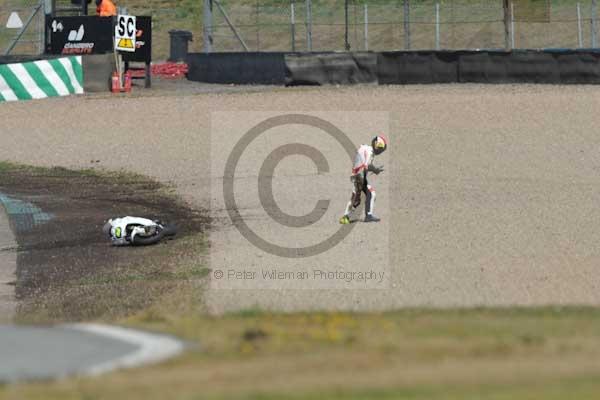 Motorcycle action photographs;donington;donington park leicestershire;donington photographs;event digital images;eventdigitalimages;no limits trackday;peter wileman photography;trackday;trackday digital images;trackday photos