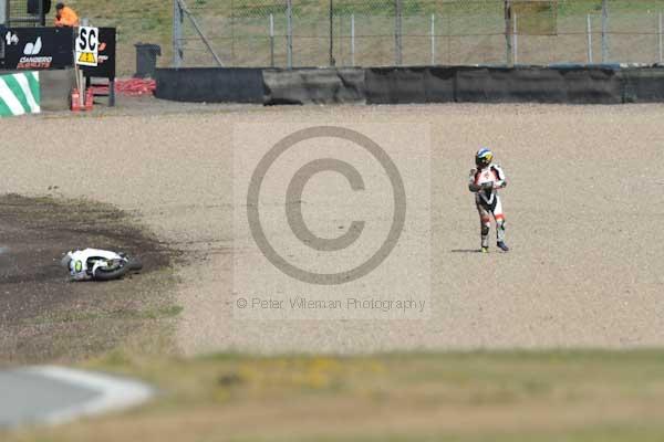 Motorcycle action photographs;donington;donington park leicestershire;donington photographs;event digital images;eventdigitalimages;no limits trackday;peter wileman photography;trackday;trackday digital images;trackday photos