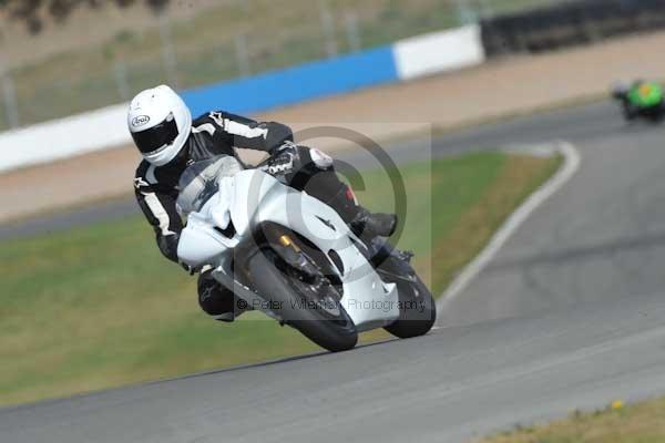 Motorcycle action photographs;donington;donington park leicestershire;donington photographs;event digital images;eventdigitalimages;no limits trackday;peter wileman photography;trackday;trackday digital images;trackday photos