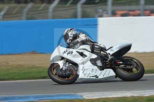 Motorcycle action photographs;donington;donington park leicestershire;donington photographs;event digital images;eventdigitalimages;no limits trackday;peter wileman photography;trackday;trackday digital images;trackday photos